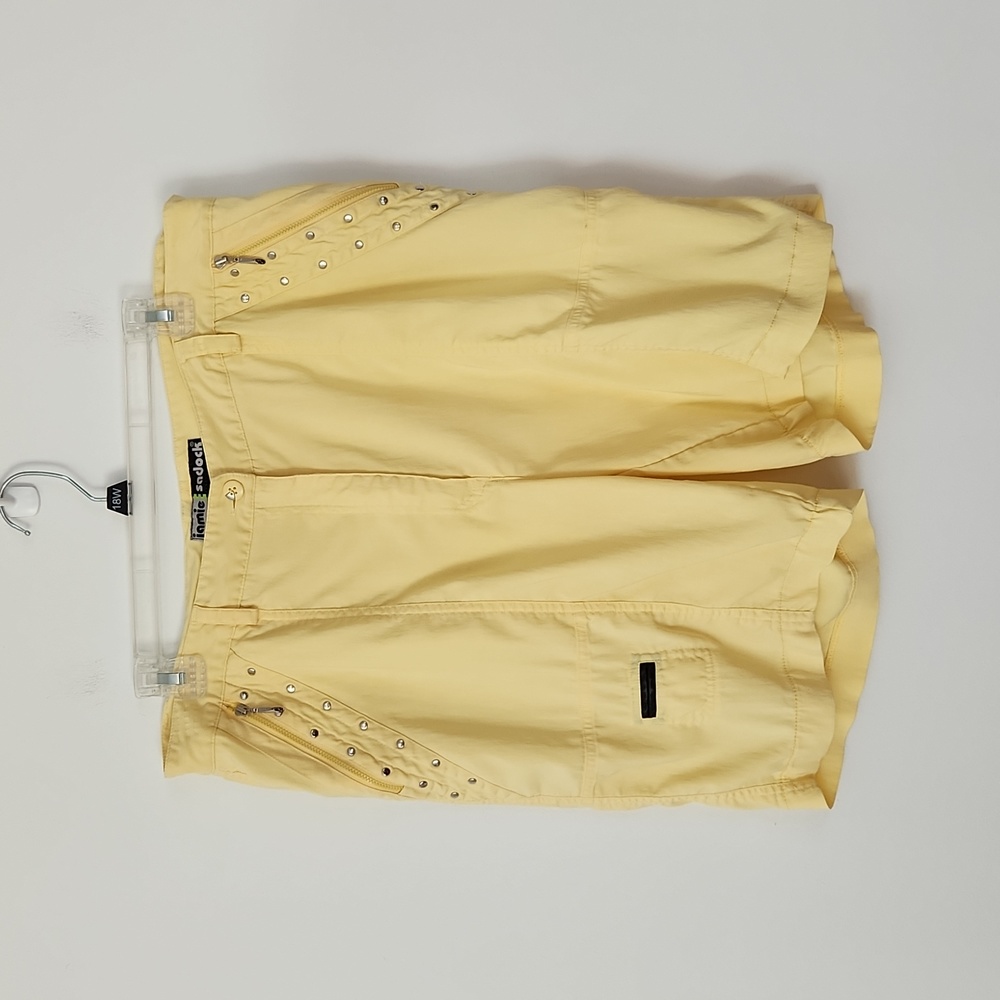 Jamie Sadock Pale Yellow Lightweight Golf Shorts Size 16